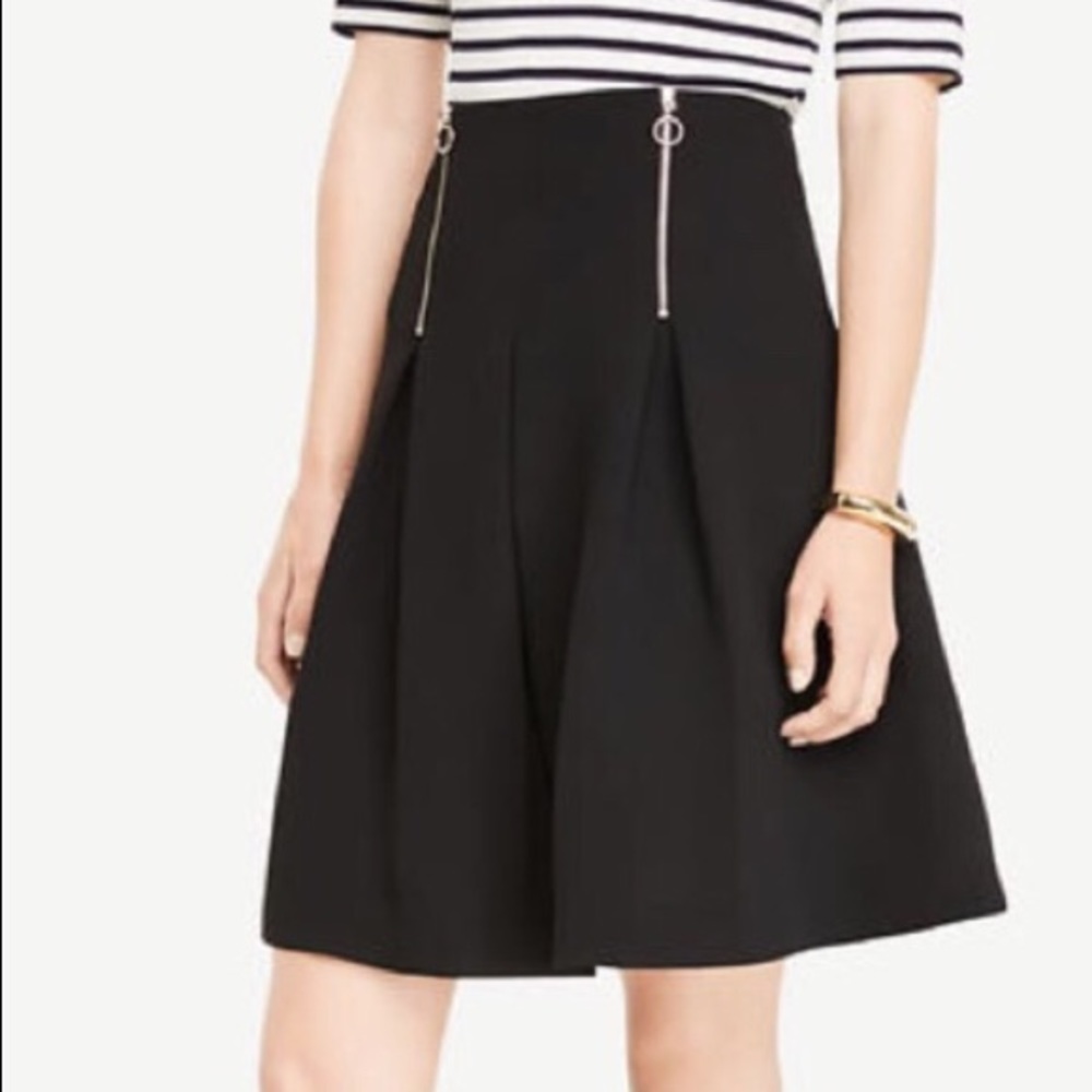 💝NWT Ann Taylor Skirt Black Midi Pleated 💝